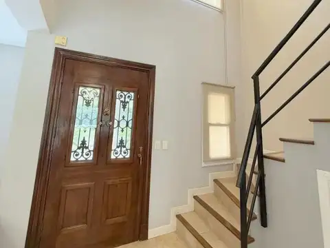 Casa en Venta en La Peregrina, USD 298.000