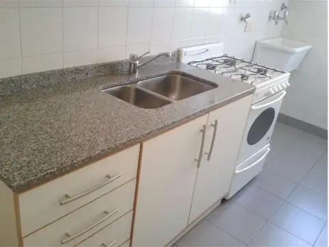 Departamento en Alquiler en Sarandi, $ 500.000