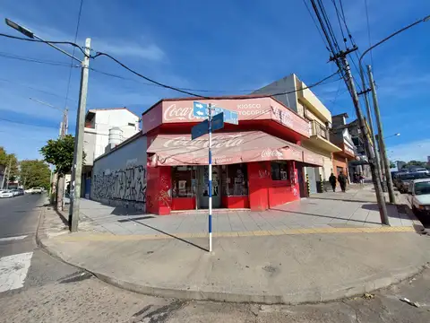 LOCAL CON 2 VIVIENDAS - IMPORTANTE ESQUINA SOBRE AVENIDA BALBÍN - A POCAS CUADRAS DE LA PLAZA S.M.