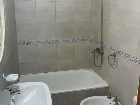 Departamento en Alquiler con 1 cocheras