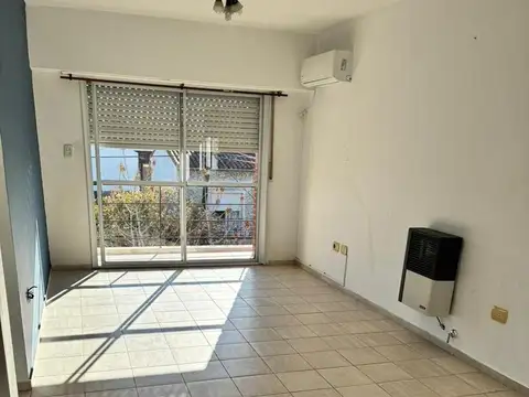 Departamento en Venta de 2 ambientes. Con balcón. Apto crédito. Pleno Centro Campana