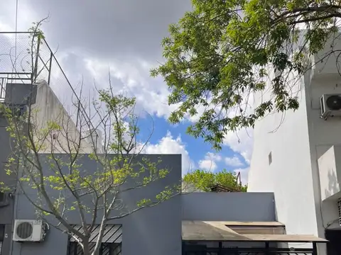 VENTA DE 2 CASAS EN BLOCK DE 4 Y 2 AMBIENTES CON COCHERA, PATIO, PARRILLA Y TERR
