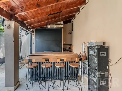 Depto Tipo Casa en Venta en Villa Pueyrredon, USD 319.999