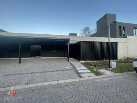 VILLA WARCALDE- HOUSING PATAGONIA HOME- CASA EN VENTA PLANTA BAJA