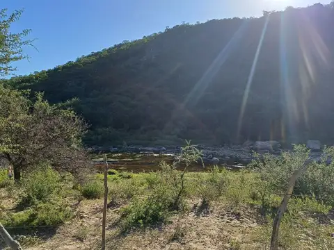 ALOJA - Vendo terreno de 1.000m² o 2.000m² en Casa de Piedra, Río Quilpo. San Marcos Sierras