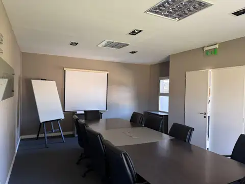 Oficina Monoambiente con 4 baños
