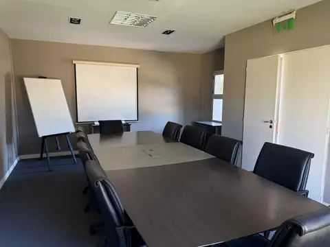 Oficina en Alquiler en Villa Rosa, USD 7.900
