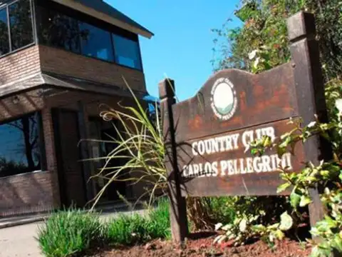 Country Carlos Pellegrini - Importante casa en VENTA