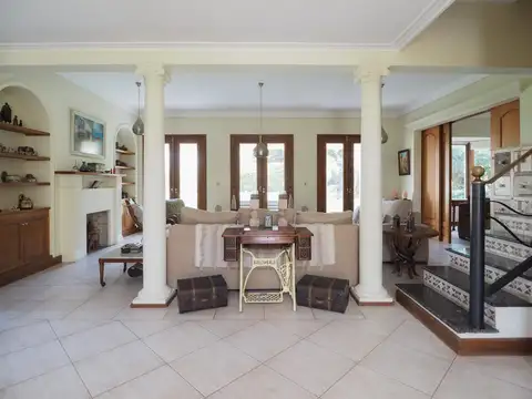 Casa 6 ambientes con 3 baños