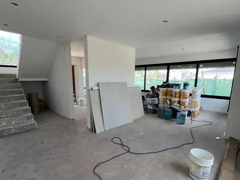 Casa 5 ambientes con 3 baños