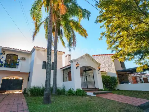 ¡Venta! Hermosa Casa Colonial en Calle Figueroa y Mendoza - Urca