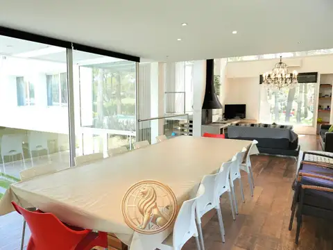 Venta casa Carilo 5 ambientes pisicna vista al golf