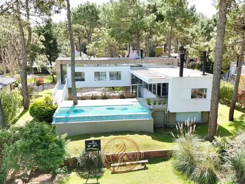 Venta casa Carilo piscina vista al golf