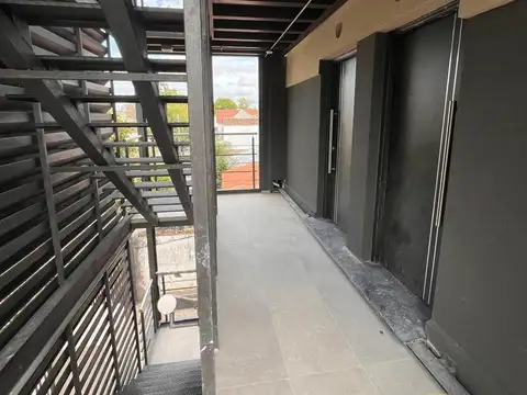 VENTA DEPARTAMENTO DOS DORMITORIOS CON COCHERA (OPCIONAL) EN BARRIO LA FLORIDA