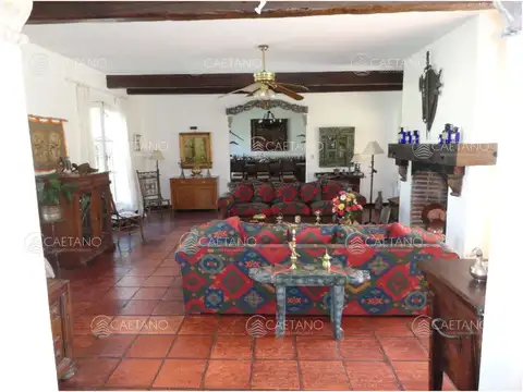 Casa 5 ambientes con 3 baños