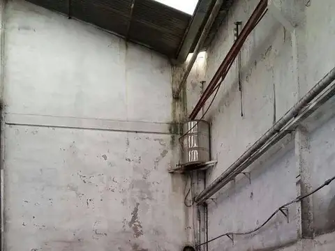 Galpon en Venta en Luis Guillon, USD 245.000