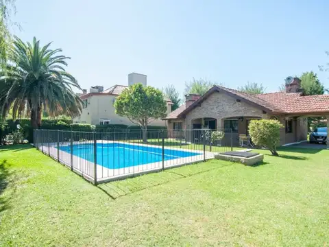 VENTA casa 4 amb c pileta y doble lote BANCO PROV