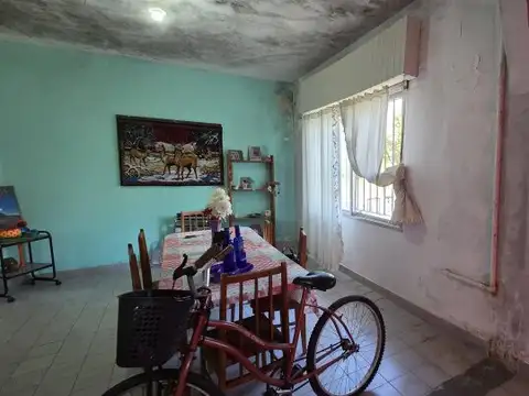 Casa en Venta en Berazategui Oeste, USD 60.000