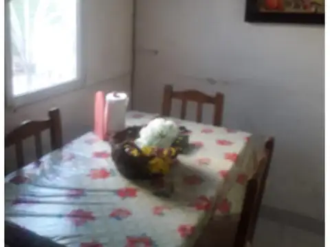 Casa el frente de 2 dormitorios en venta