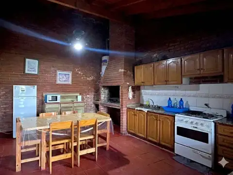 VENTA CASA CON GRAN PARQUE SANTA CLARA DEL MAR