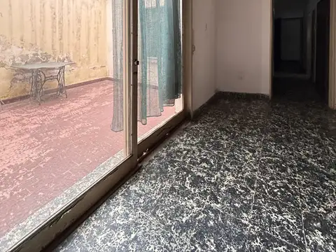Casa en Alquiler con 2 cocheras