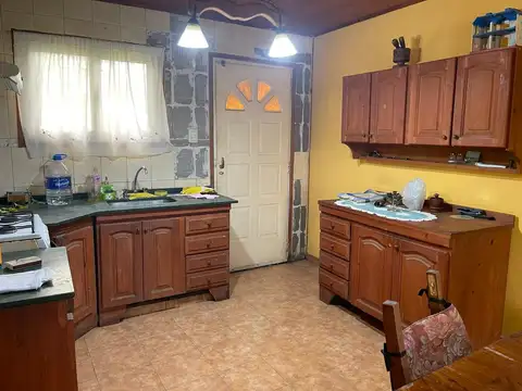 Casa en Alquiler con 3 cocheras