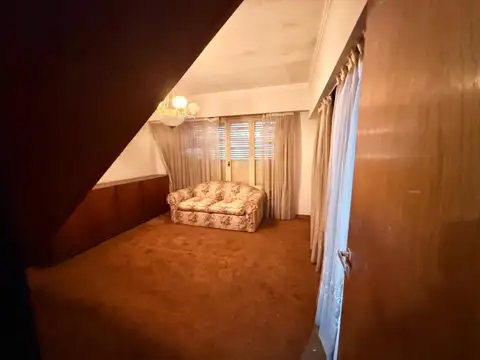 VENTA CASA 6 AMBIENTES A REFACCIONAR- SAAVEDRA