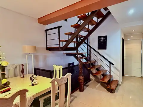 Depto Tipo Casa en Venta en Parque Chacabuco, USD 168.000