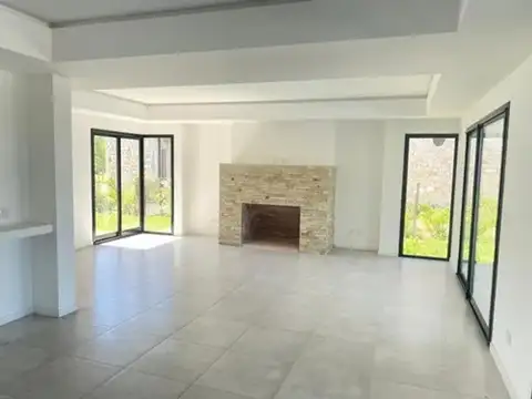 Casa en Venta en El Cantón - Barrio Golf, USD 415.000