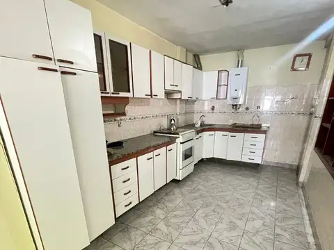 Casa 3 ambientes con 2 baños