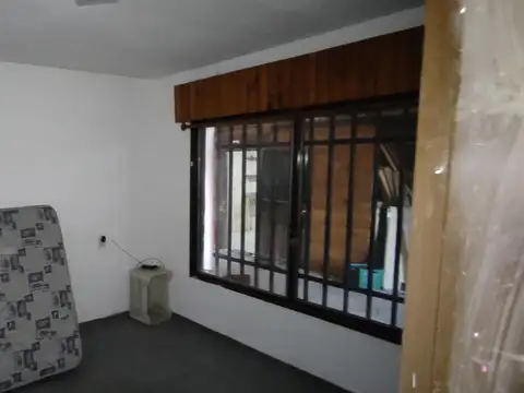 IMPORTANTE INMUEBLE EN ESQUINA COMERCIAL VGG