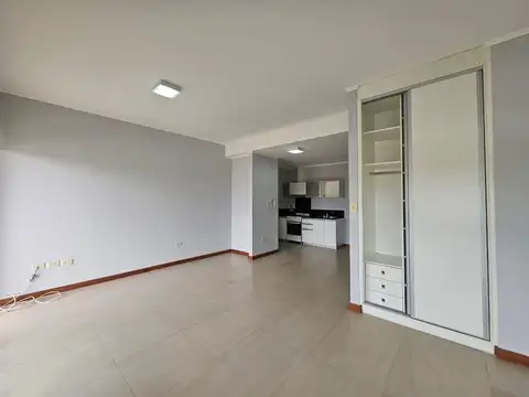 Luis N Palma 100, Piso 1