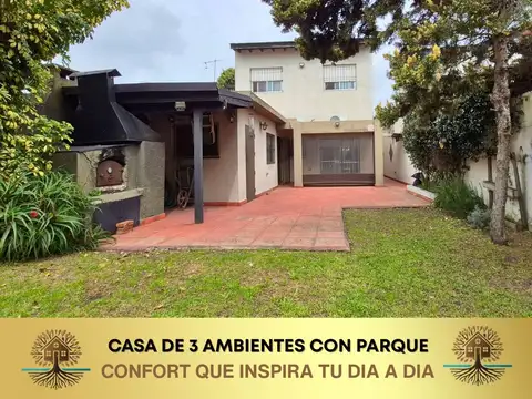 Casa en Lote 7,50 x 50 con Parque - Doble Cochera y Parrilla en  Villa ballester