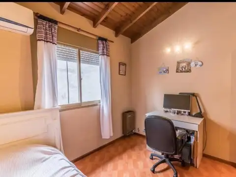 Depto Tipo Casa 4 ambientes con 2 baños