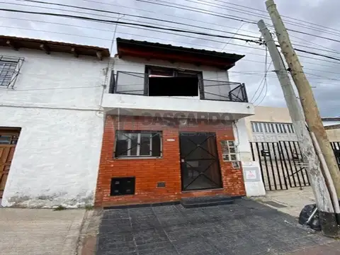 Av. Presidente Raúl Alfonsin 700