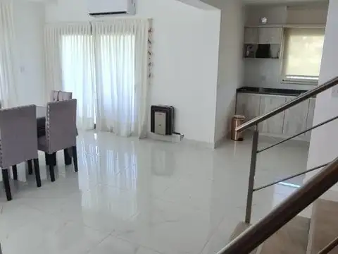 hermosa casa - barrio los bretes - Colon, Entre Rios