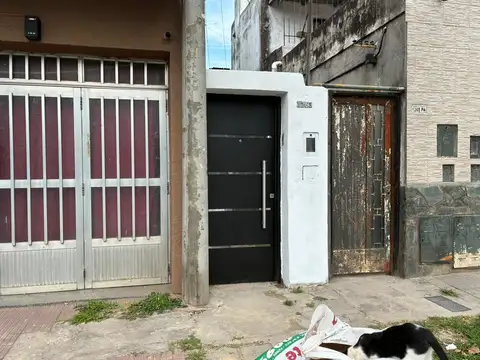Casa interna con patio y 2 dormitorios  Zona Norte