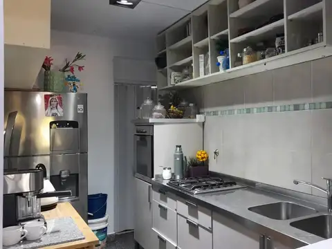 EN VENTA SAN MARTIN DPTO 3 AMBIENTES CON BALCON CORRIDO