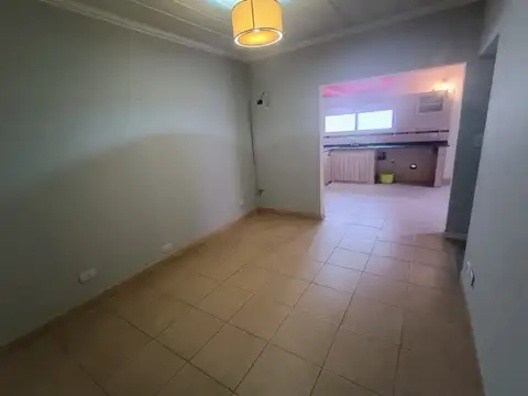 Depto Tipo Casa en Alquiler en San Antonio de Padua, $ 800.000
