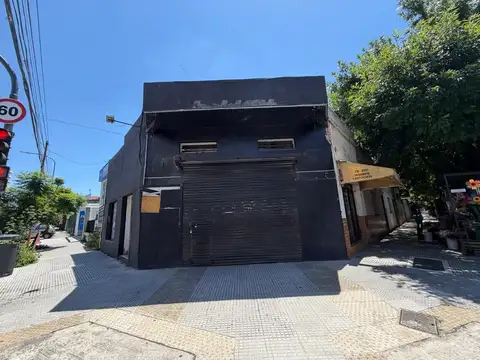 Local en Alquiler en Coghlan, $ 3.500.000