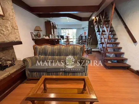 Casa en Venta con 4 cocheras