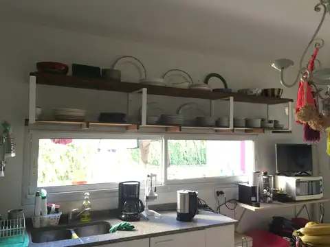 Casa en Alquiler con 2 cocheras