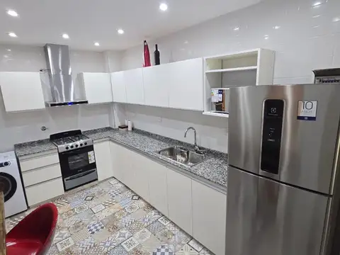 VENTA DEPTO 3 AMB RECICLADO A NUEVO C/PATIO FLORES