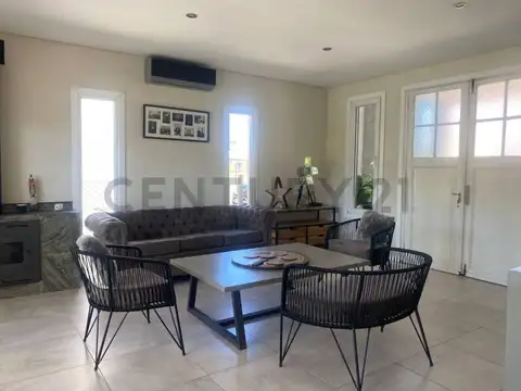 Casa en Alquiler de 3 dormitorios