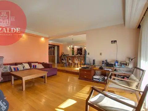 Casa 5 ambientes con 3 baños