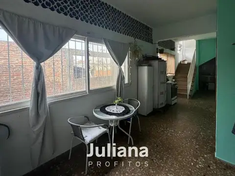 Casa 3 ambientes con 1 baño