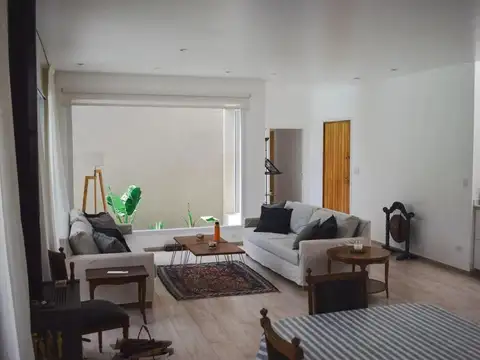 Casa en venta - 5 Dormitorios 4 Baños - Chascomús
