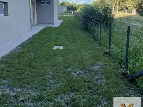 Los Aromos e/ Avenida Laguna Chis Chis y Los Plátanos