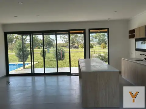 Casa en Venta en Longchamps, USD 210.000