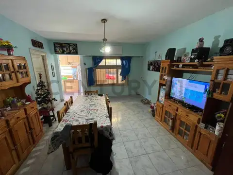 Pasteur 600, Piso 0